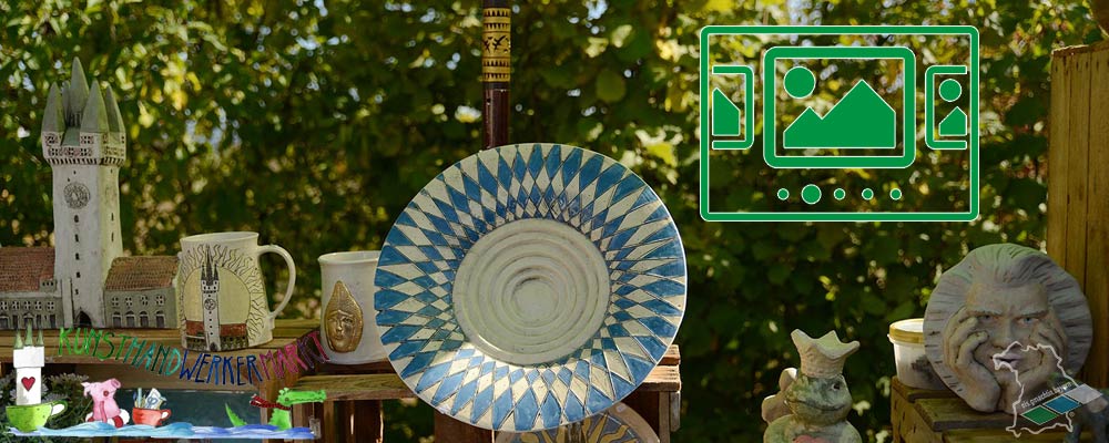 das slideshow-Fenster für 'kunsthandwerkermarkt-straubing.de' anzeigen ...
Kunst und Kreation :: Werke der Künstler*innen auf dem Straubinger Kunsthandwerkermarkt 2019